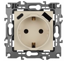Розетка с заземлением и со шторкой и 2хUSB, без рамки Эра Эра 12 12-4108-02