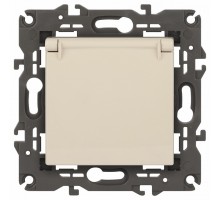 Розетка с заземлением и со шторкой, без рамки с крышкой Эра Эра Elegance 14-2103-02