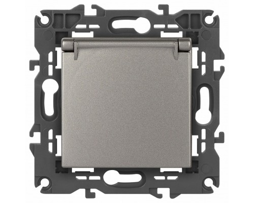 Розетка с заземлением и со шторкой, без рамки с крышкой Эра Эра Elegance 14-2103-16