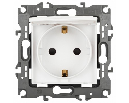 Розетка с заземлением и со шторкой, без рамки Эра Эра 12 12-2103-01М