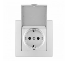 Розетка с заземлением и шторкой, с крышкой Arte Milano SET06-1 SET06-1-41-1 silver