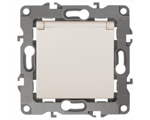 Розетка с заземлением и со шторкой, без рамки с крышкой Эра Эра 12 12-2103-02