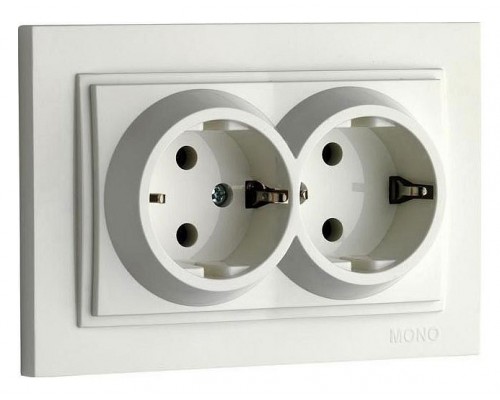 Розетка двойная с заземлением Mono Electric Despina 102-252504-120 Розетка двойная с заземлением Mono Electric Despina 102-252504-120