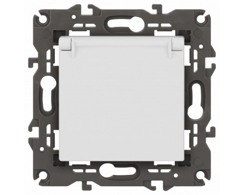 Розетка с заземлением и со шторкой, без рамки с крышкой Эра Эра Elegance 14-2103-01М