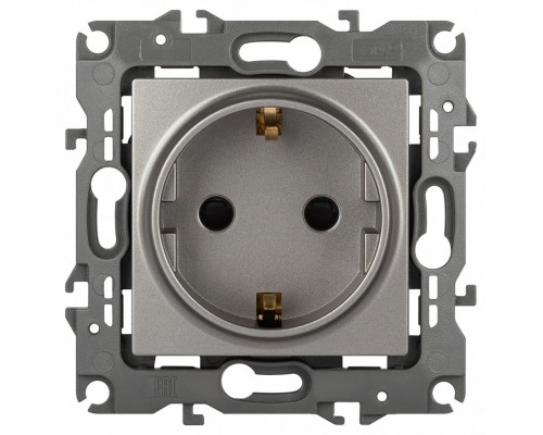 Розетка с заземлением и со шторкой, без рамки Эра Эра 12 12-2102-16